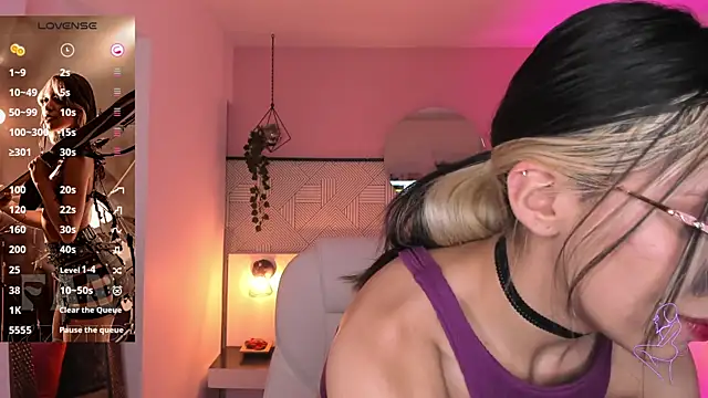 Violetta Nur online show from December 21, 4:52 am