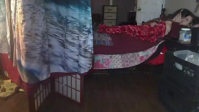 Snapshot of Ireallysquirt chatting on January 23, 7:11 am Ireallysquirt online show from January 23, 7:11 am