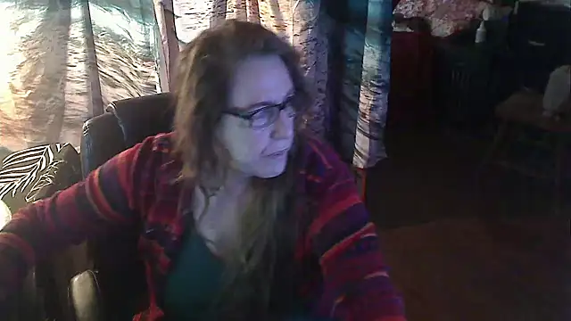 Snapshot of Ireallysquirt chatting on February 1, 10:13 pm Ireallysquirt online show from February 1, 10:13 pm