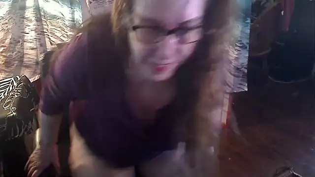 Snapshot of Ireallysquirt chatting on February 7, 8:31 pm Ireallysquirt online show from February 7, 8:31 pm