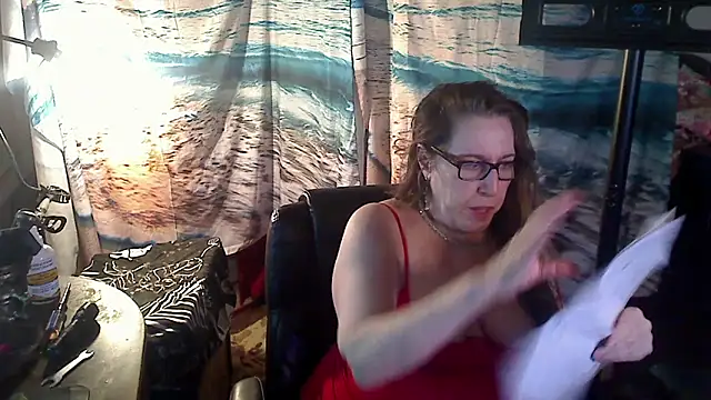 Snapshot of Ireallysquirt chatting on February 15, 7:49 am Ireallysquirt online show from February 15, 7:49 am