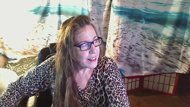 Snapshot of Ireallysquirt chatting on February 17, 2:53 am Ireallysquirt online show from February 17, 2:53 am