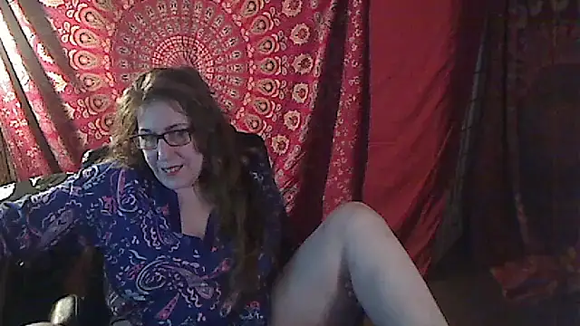 Snapshot of Ireallysquirt chatting on February 25, 4:24 am Ireallysquirt online show from February 25, 4:24 am