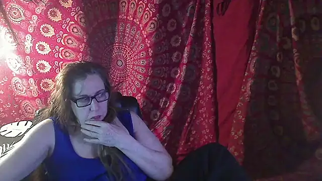 Snapshot of Ireallysquirt chatting on February 28, 8:09 am Ireallysquirt online show from February 28, 8:09 am