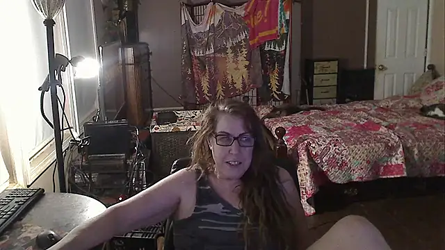 Snapshot of Ireallysquirt chatting on September 9, 2:22 am Ireallysquirt online show from September 9, 2:22 am