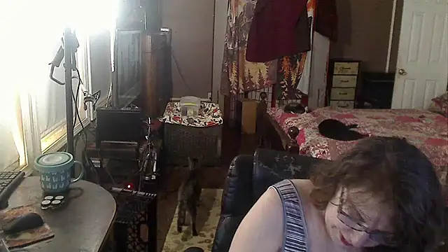 Snapshot of Ireallysquirt chatting on September 30, 11:10 pm Ireallysquirt online show from September 30, 11:10 pm