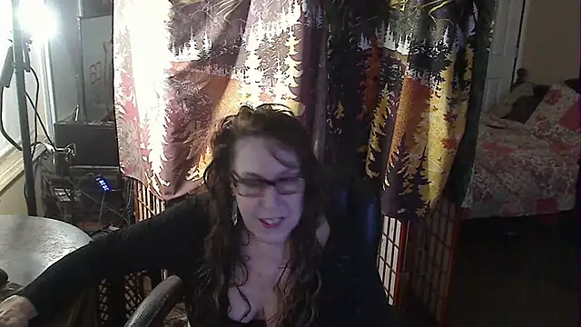 Snapshot of Ireallysquirt chatting on November 1, 2:57 am Ireallysquirt online show from November 1, 2:57 am
