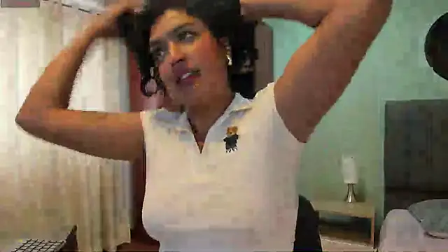 Snapshot of ema_saenz chatting on February 8, 7:27 pm ema saenz online show from February 8, 7:27 pm