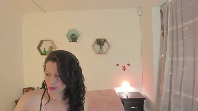 Snapshot of Paloma_victory chatting on May 1, 3:16 pm Paloma victory online show from May 1, 3:16 pm