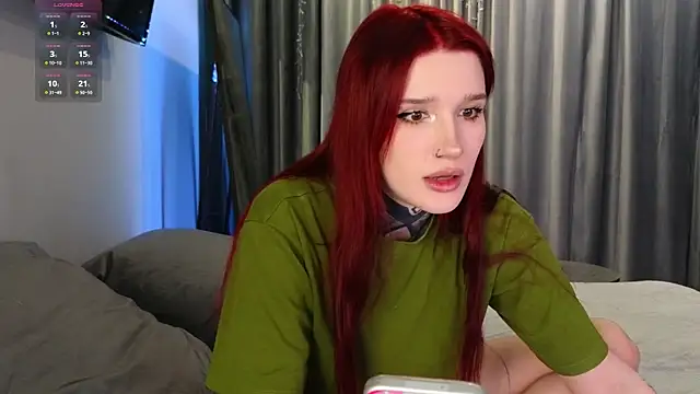 Snapshot of SophieInkk chatting on February 13, 2:40 am SophieInkk online show from February 13, 2:40 am