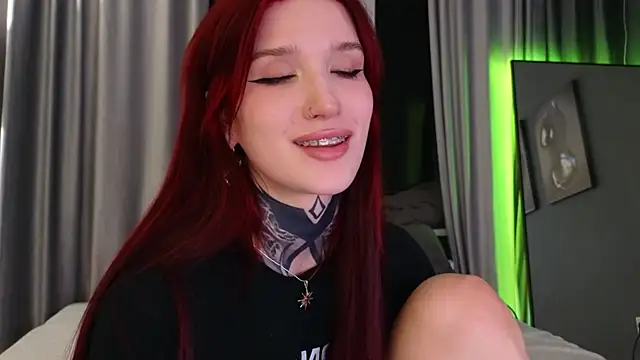 Snapshot of SophieInkk chatting on March 28, 12:54 am SophieInkk online show from March 28, 12:54 am