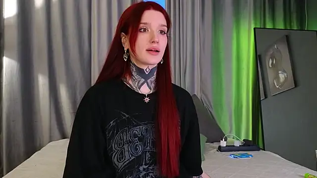 Snapshot of SophieInkk chatting on March 30, 2:34 am SophieInkk online show from March 30, 2:34 am