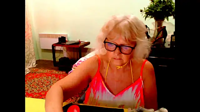 Natali7634 online show from May 12, 8:00 am
