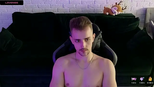 Larstar01 online show from January 8, 7:24 am