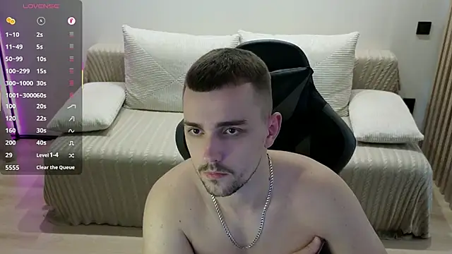 Larstar01 online show from November 19, 8:20 pm