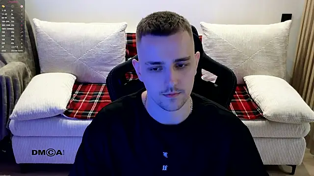 Snapshot of Larstar01 chatting on February 27, 10:54 pm Larstar01 online show from February 27, 10:54 pm