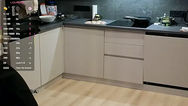 Snapshot of Larstar01 chatting on March 4, 9:54 pm Larstar01 online show from March 4, 9:54 pm