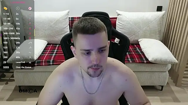 Snapshot of Larstar01 chatting on March 9, 11:42 pm Larstar01 online show from March 9, 11:42 pm