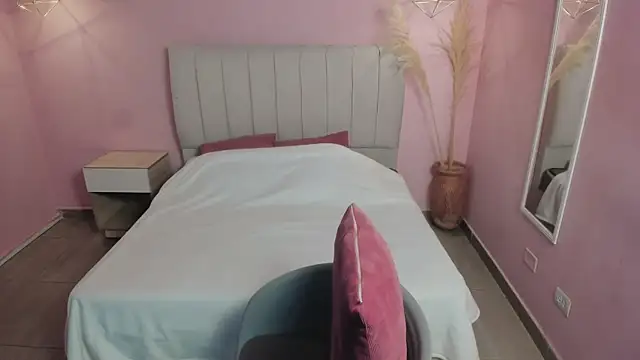 tiffani  love online show from January 17, 12:31 pm