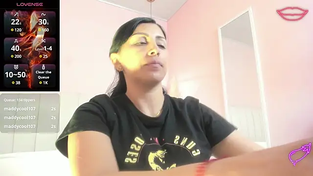 tiffani  love online show from January 30, 12:48 pm