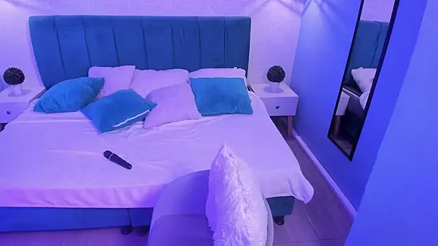 tiffani  love online show from February 13, 3:03 pm