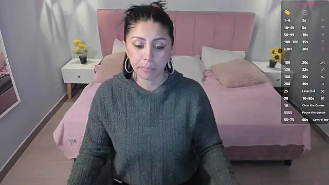 tiffani  love online show from March 13, 12:35 pm