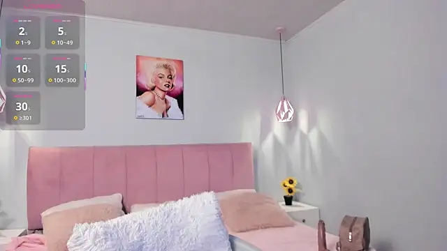 tiffani  love online show from March 22, 2:58 pm