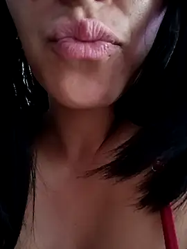 tiffani  love online show from October 9, 8:18 pm