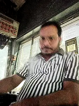 Snapshot of DeepakXxxR86 chatting on January 6, 6:33 pm DeepakXxxR86 online show from January 6, 6:33 pm