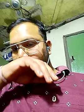 Snapshot of DeepakXxxR86 chatting on February 1, 2:37 pm DeepakXxxR86 online show from February 1, 2:37 pm