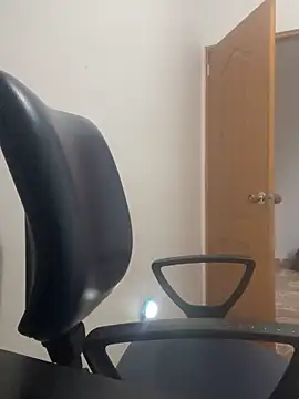 Snapshot of lulu_kis chatting on March 19, 9:35 am lulu kis online show from March 19, 9:35 am