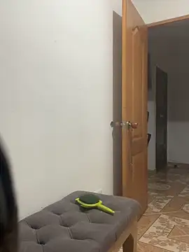 Snapshot of lulu_kis chatting on March 28, 4:23 am lulu kis online show from March 28, 4:23 am