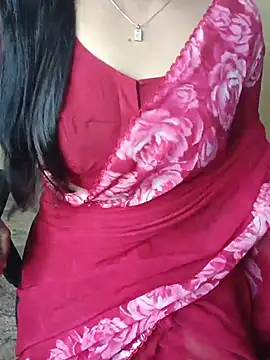 Snapshot of Nithya_05 chatting on August 3, 5:39 am Nithya 05 online show from August 3, 5:39 am