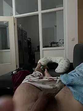 Snapshot of BuurningBoy chatting on February 8, 12:47 am BuurningBoy online show from February 8, 12:47 am