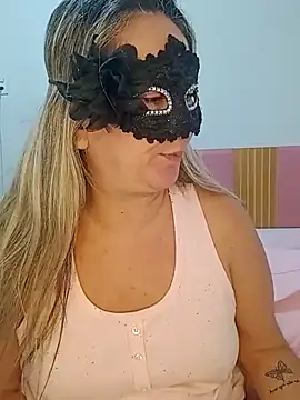 Snapshot of titiasexy chatting on April 20, 5:48 pm titiasexy online show from April 20, 5:48 pm