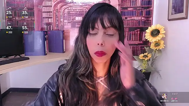 Snapshot of Catalella_Ar chatting on October 1, 3:12 am Catalella Ar online show from October 1, 3:12 am