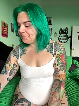 CherryBombBomb online show from October 9, 7:01 pm