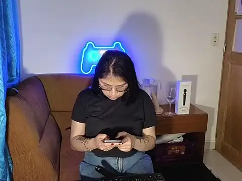 Snapshot of Caroll_Luna chatting on December 2, 1:25 am Caroll Luna online show from December 2, 1:25 am