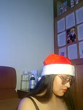 Snapshot of Caroll_Luna chatting on December 6, 1:51 am Caroll Luna online show from December 6, 1:51 am