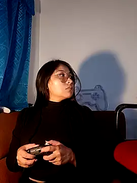 Snapshot of Caroll_Luna chatting on December 15, 3:13 am Caroll Luna online show from December 15, 3:13 am