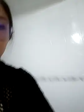 Snapshot of Caroll_Luna chatting on December 17, 4:23 am Caroll Luna online show from December 17, 4:23 am