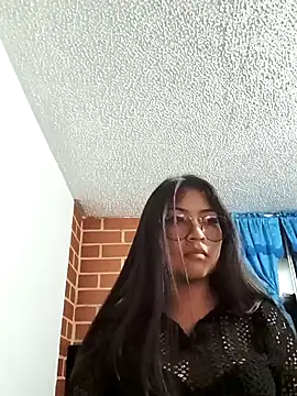 Snapshot of Caroll_Luna chatting on March 15, 4:46 am Caroll Luna online show from March 15, 4:46 am