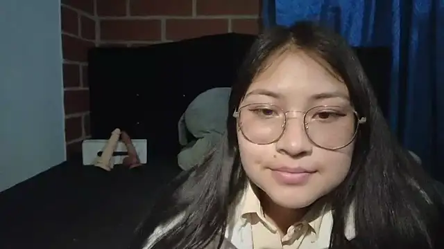 Snapshot of Caroll_Luna chatting on March 22, 4:45 am Caroll Luna online show from March 22, 4:45 am