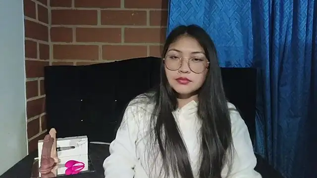 Snapshot of Caroll_Luna chatting on March 22, 11:53 pm Caroll Luna online show from March 22, 11:53 pm