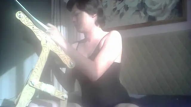 SunElizabeth online show from May 19, 2:51 am