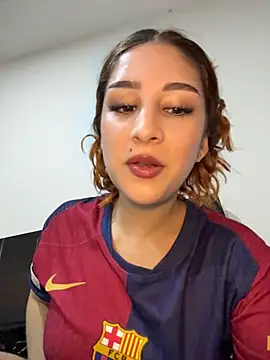 Mon Cherry online show from February 4, 1:33 am