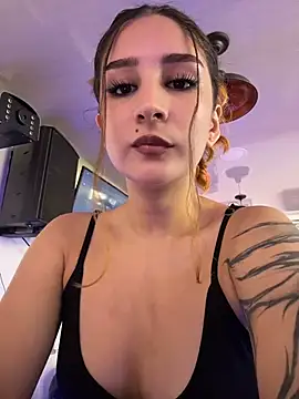 Mon Cherry online show from April 23, 2:02 am