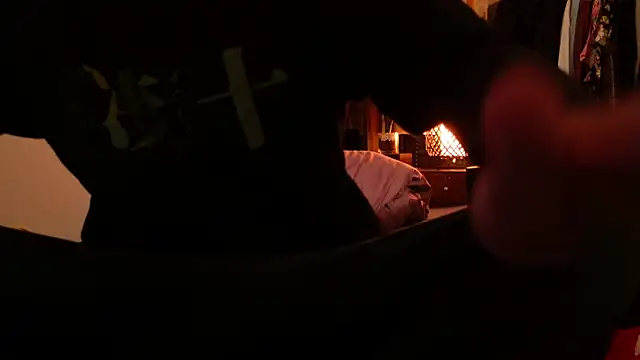 Snapshot of Ashinaga_oj chatting on December 5, 7:49 am Ashinaga oj online show from December 5, 7:49 am