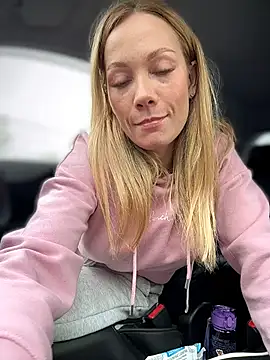 LavenderHot online show from May 11, 1:33 am