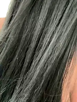 latinababyy online show from October 7, 6:05 pm